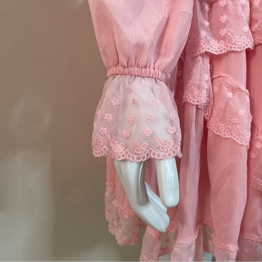 Pink V-neckline lace ruffle crisscross back cutout long sleeve mini dress - Picture 5 of 10